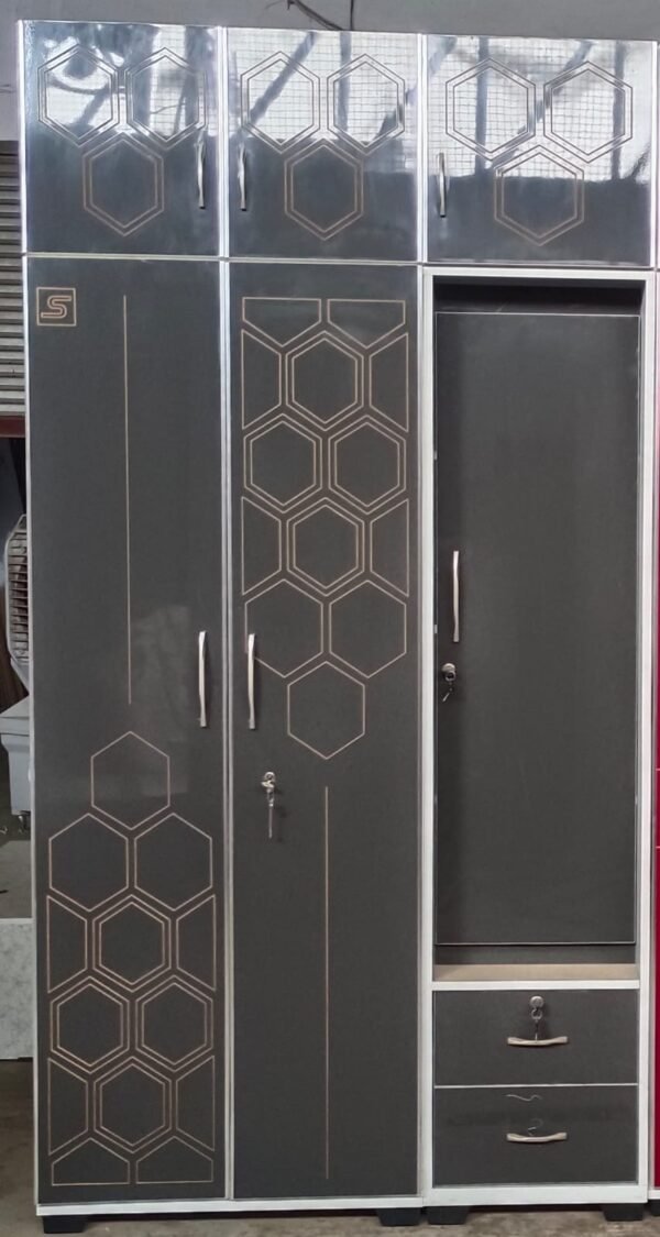 SATES Designer 3 Door Wardrobe With Dressing